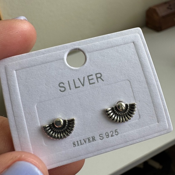 925 Sterling Silver Bali Earrings - Picture 7 of 7